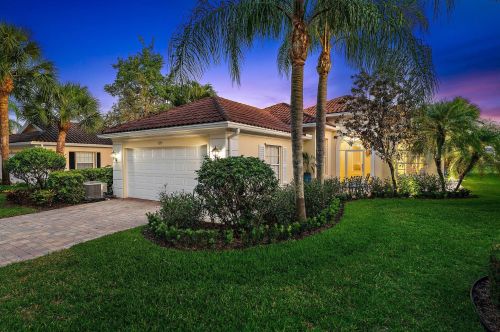 126 Euphrates Cir, West Palm Beach, FL 33410-2184