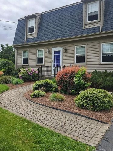 40 Sugar Hill Rd, North Haven CT  06473-4013 exterior