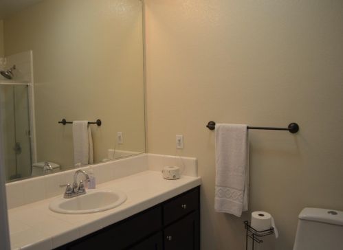 3128 Queens Gate Ln, Modesto CA  95355-8684 exterior