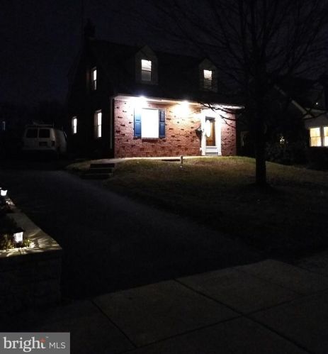805 Ross Pl, Ridley Park, PA 19078-1425
