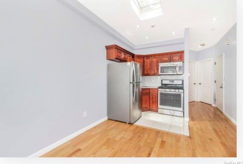 1462 Rosedale Ave, Bronx, NY 10460-3255