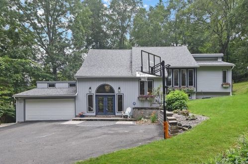 23 Woodruff Rd, Farmington CT  06032-2025 exterior
