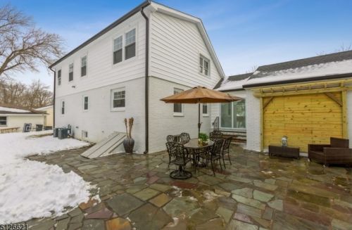 38 La Secla Pl, Berkeley Heights NJ  07922-1234 exterior