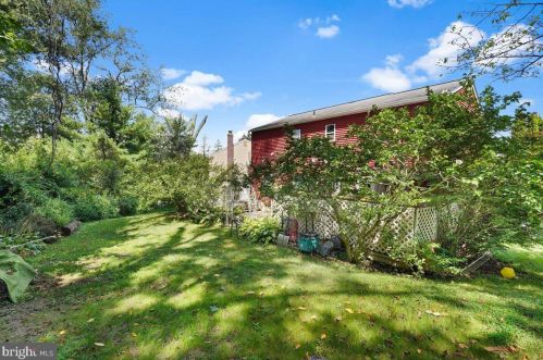 1664 Carlisle Ln, Downingtown, PA 19335-3503