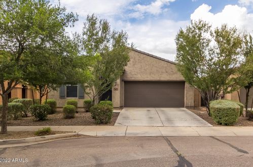 10408 Hammond Ln, Tolleson, AZ 85353-1230