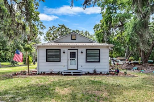 8743 180th Avenue Rd, Ocklawaha, FL 32179-3753