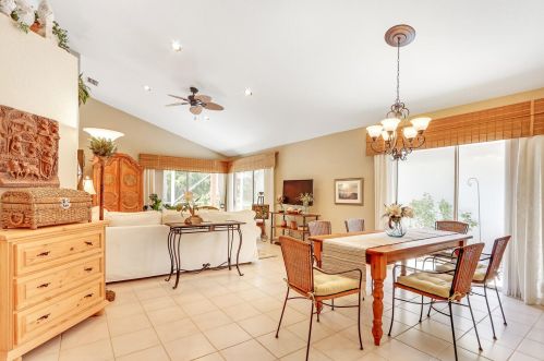 231 Canterbury Dr, West Palm Beach FL  33418-7178 exterior