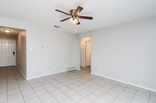 326 Boulder Ct, Burleson TX  76028-4505 exterior