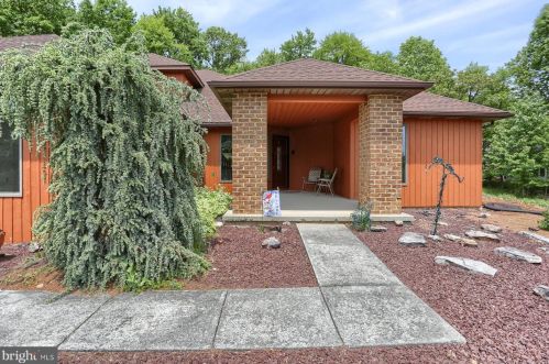 2339 Forest Hills Dr, Harrisburg, PA 17112-1087