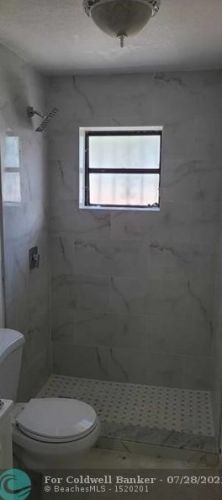 3605 13th Ave, Hialeah FL  33012-4821 exterior