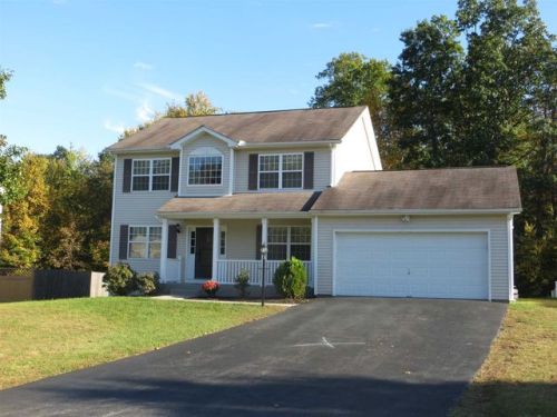 129 Autumn Dr, Poughkeepsie, NY 12603-5686