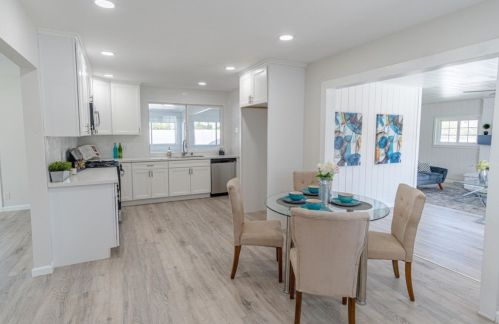 3432 Las Vegas Dr, Oceanside, CA 92054-3812