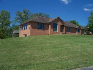 981 Hurricane Dr, Newport, TN 37821-6019