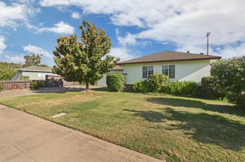 924 Tara Pl, Lodi, CA 95240-3917