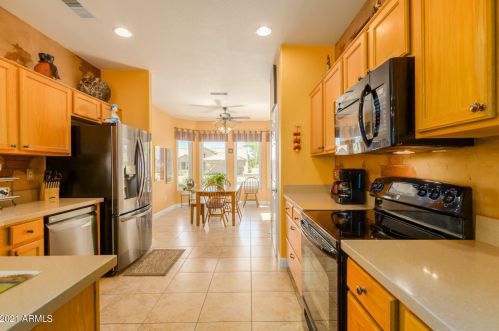 15564 La Salinas Ln, Sun City, AZ 85374-5472