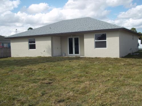 514 Halibut Ave, Fort Pierce, FL 34953-5565