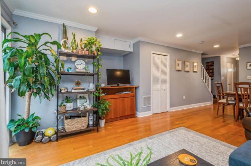 20 Van Buren Pl, Lawrence Township NJ  08648-4345 exterior