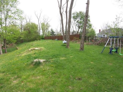 2242 Clairmont Dr, Pittsburgh PA  15241-3210 exterior