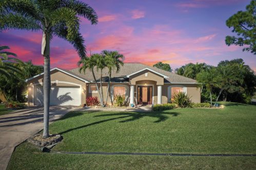 473 Leona Dr, Fort Pierce, FL 34953-6052