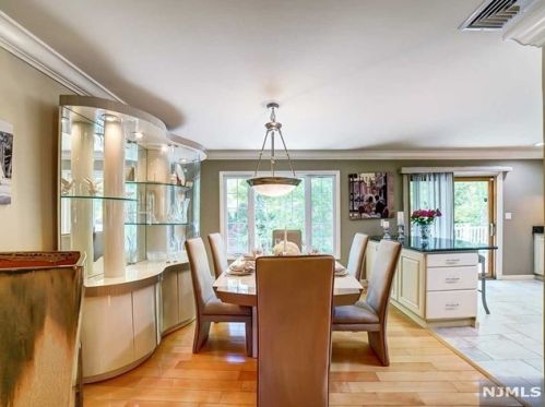 550 Franklin Ave, Franklin Lakes NJ  07417-2512 exterior