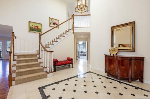 20 Longledge Dr, Rye Brook NY  10573-1946 exterior