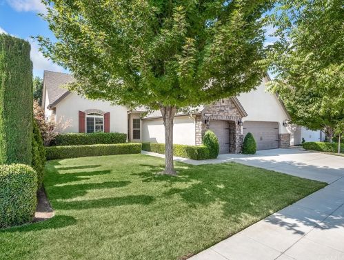 520 Warwick Ave, Clovis, CA 93619-0404