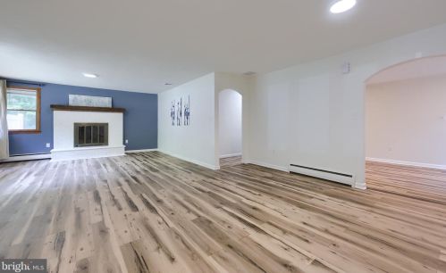 3450 Fishing Crk Vly Rd, Harrisburg PA 17112-9627 exterior