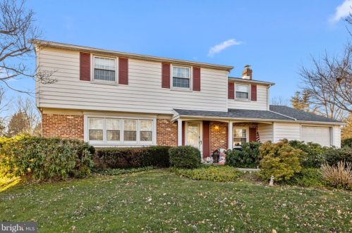 67 School House Rd, Southampton, PA 18966-1462
