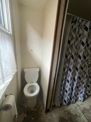 1931 Broadway Ave, Pittsburgh PA  15216-3170 exterior