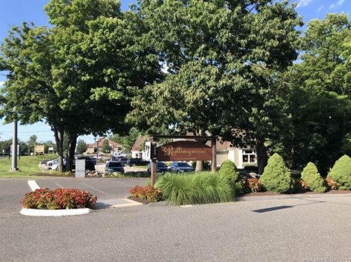 15 Rollingwood Dr, Brookfield Center CT  06804-2735 exterior