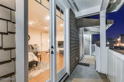 820 Mandalay Bch Rd, Oxnard CA 93035-1078 exterior