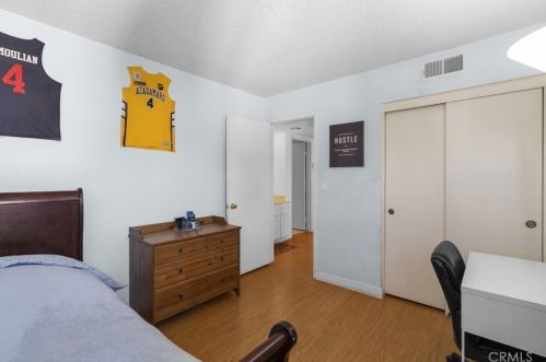 805 Chestnut St, Glendale CA 91205-2501 exterior