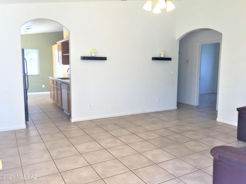3701 Blacklidge Dr, Tucson, AZ 85716-1718
