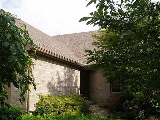 8606 Stone Oak Dr, Holland, OH 43528-9250