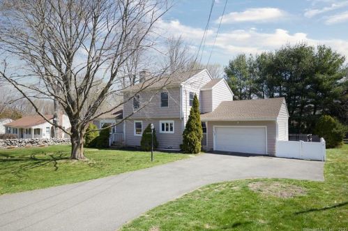 6 Beers St, Bridgeport, CT 06611-2025