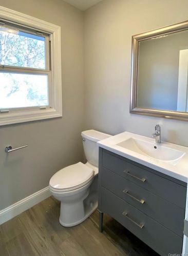 109 Chelsea Rd, New Hamburg NY  12590-5475 exterior