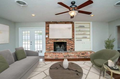 6129 Whitman Ave, Fort Worth, TX 76133-3546