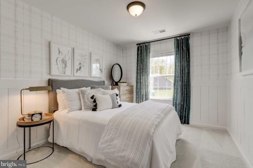 130 Winifred Dr, Hanover PA  17331 exterior