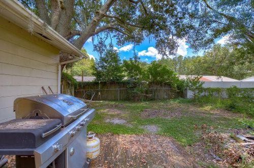 1144 Westwood Dr, Lutz FL  33549-4129 exterior