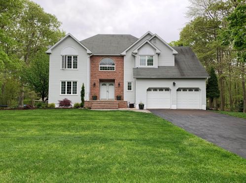 20 Stockton St, Tinton Falls, NJ 07724-4401