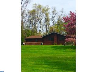 2300 Knoll Ln, Hellertown PA  18055-3224 exterior