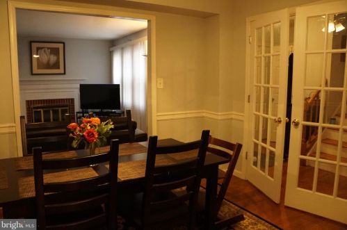 9633 Hillock Ct, Springfield VA  22015-3116 exterior