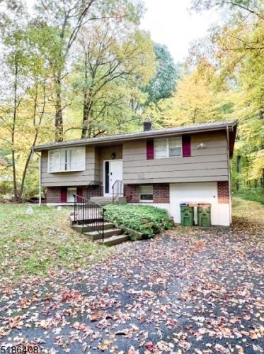 602 Valley Rd, Oxford, NJ 07863-3356