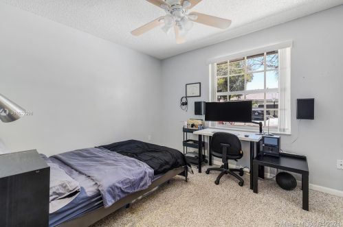 15726 16 Ct, Hollywood FL 33026-0509 exterior