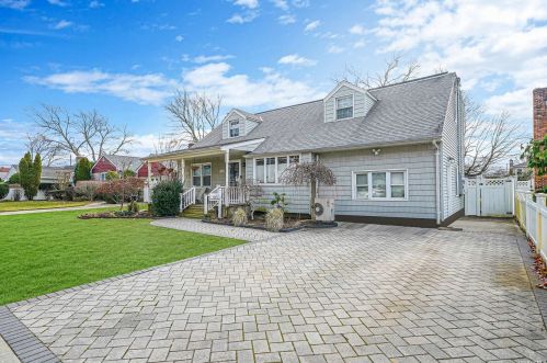 3350 Woodward Ave, North Wantagh, NY 11793-4030