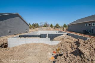 14417 Alpine Dr, Des Moines, IA 50323-2532