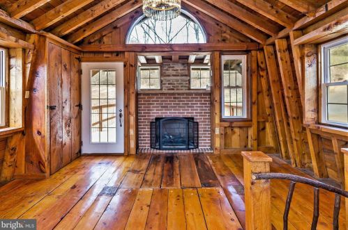 2695 Hemlock Dr, Palmerton PA  18071-9408 exterior