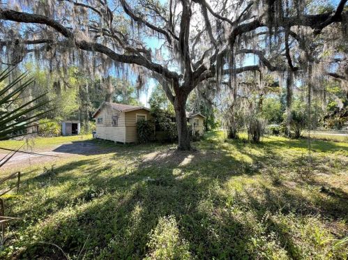 207 Florida Ave, Osteen, FL