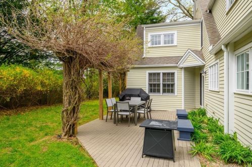 472 Mill Hill Rd, Southport CT  06890-1228 exterior