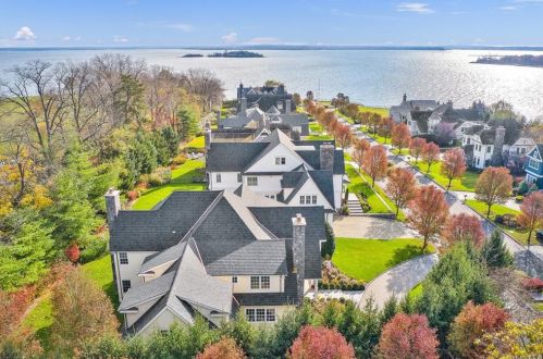 22 Malysana Ln, New Rochelle, NY 10805-2125